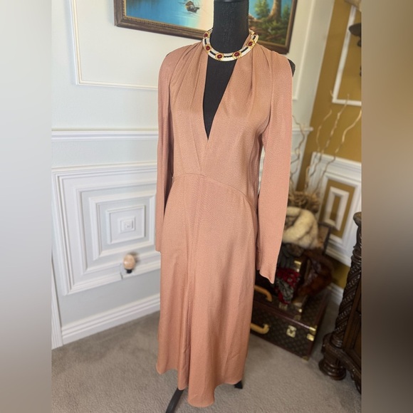 Victoria Beckham Cold-shoulder pleated crepe midi dress - New without tags - Picture 5 of 17